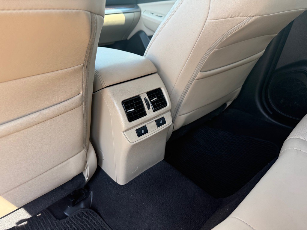 2016 Subaru Outback Image 12