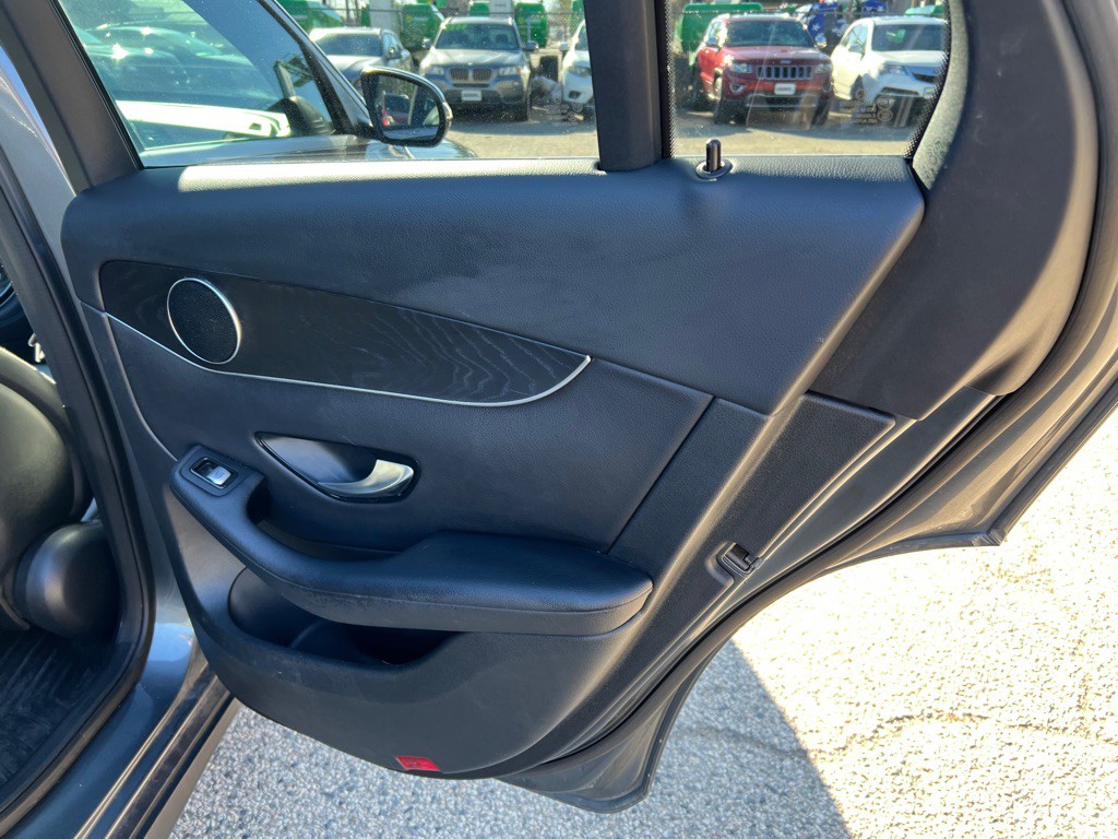 2018 Mercedes-Benz GLC-Class Image 15