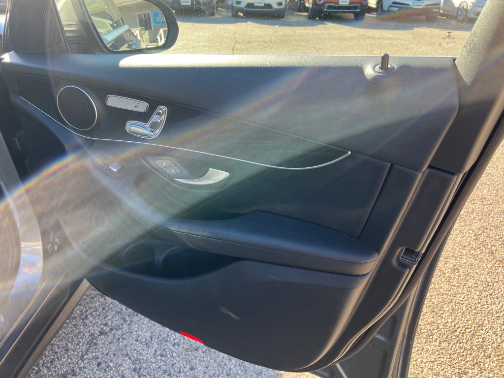 2018 Mercedes-Benz GLC-Class Image 17