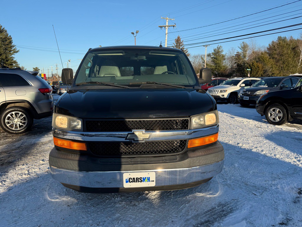 2013 Chevrolet Express Image 2