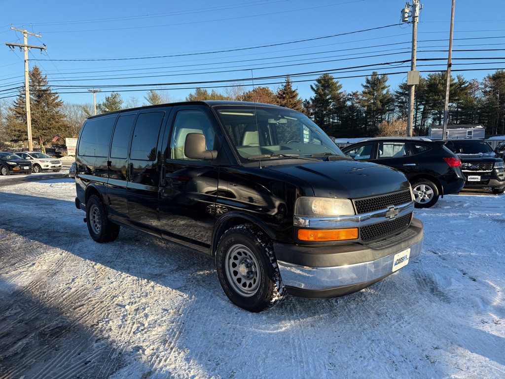 2013 Chevrolet Express Image 3