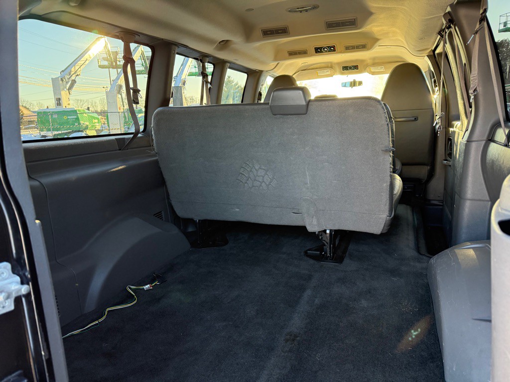 2013 Chevrolet Express Image 10