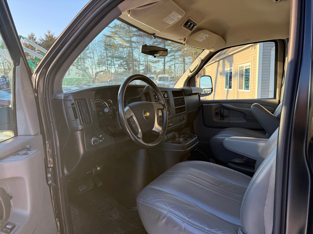 2013 Chevrolet Express Image 13