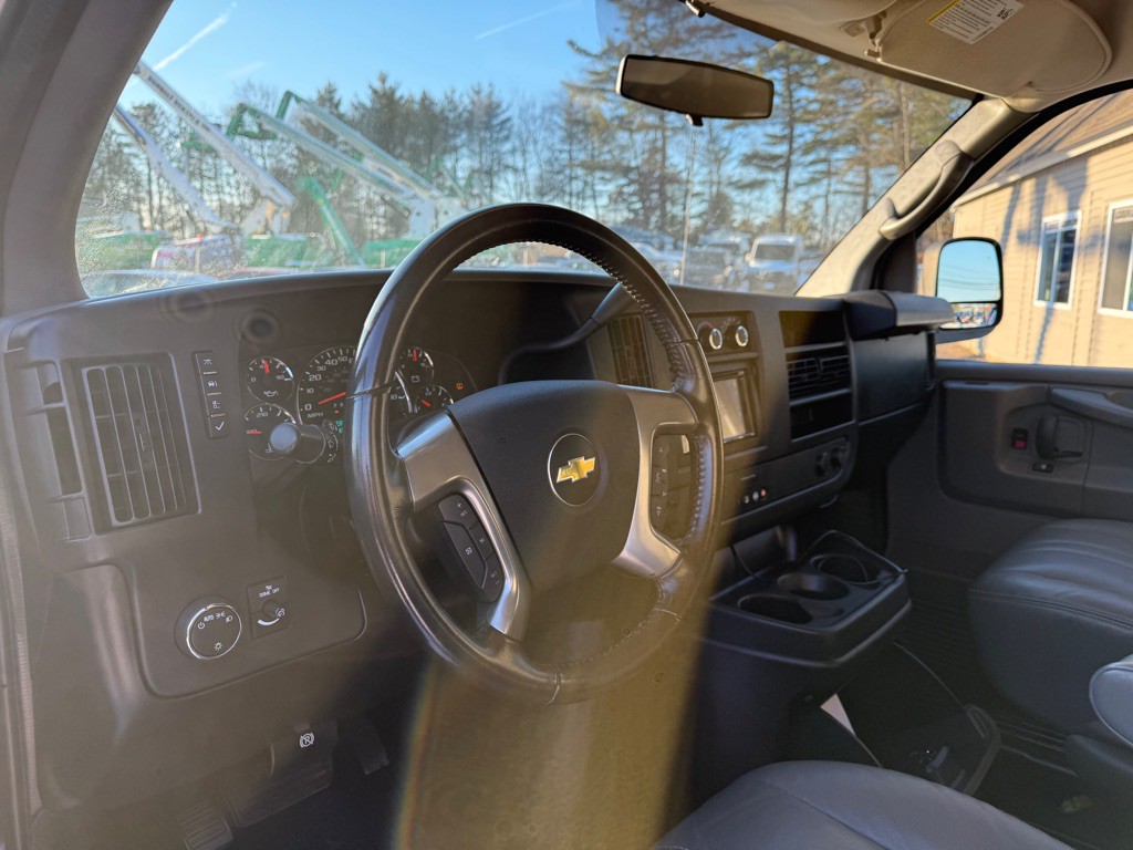 2013 Chevrolet Express Image 14