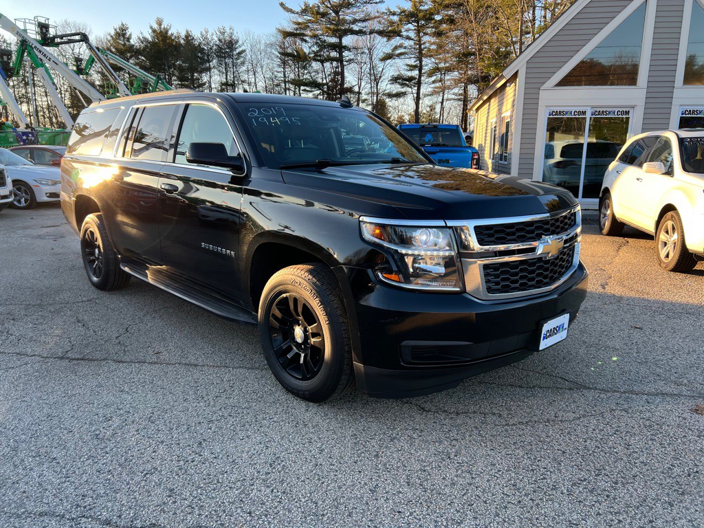 2019 Chevrolet Suburban Image 3