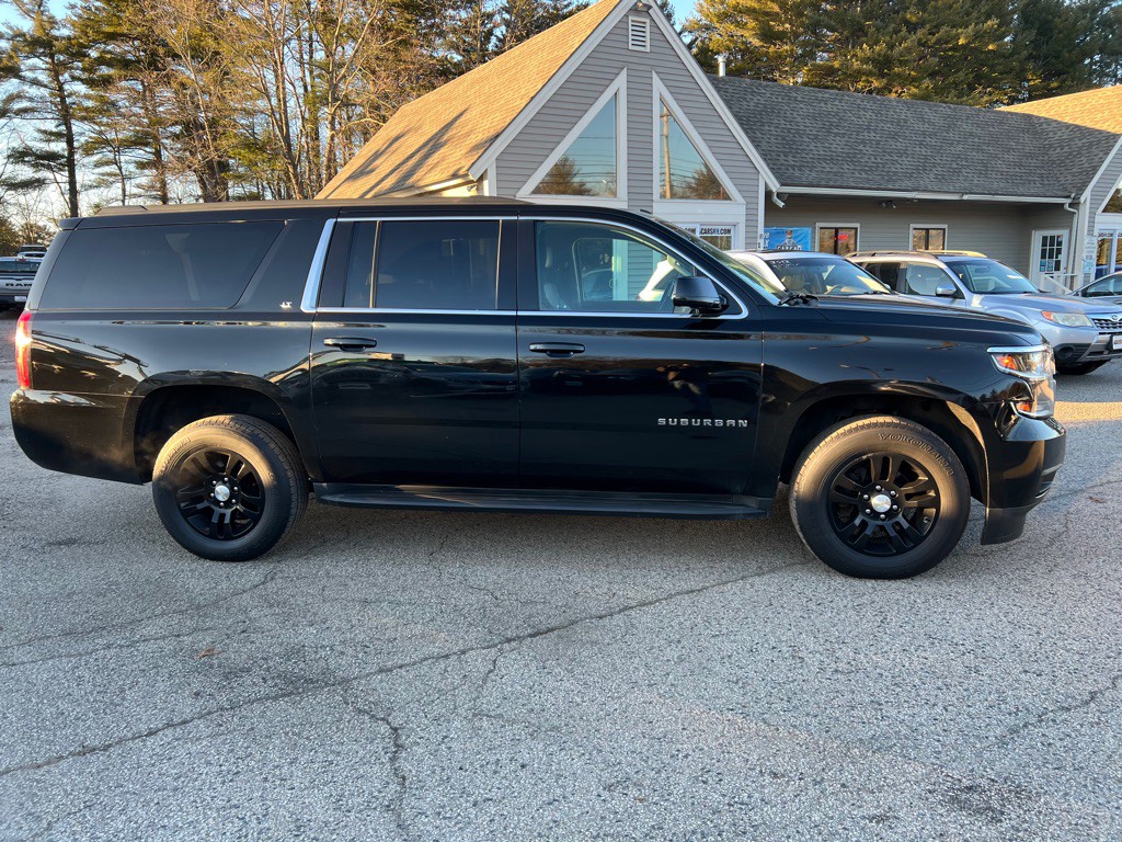 2019 Chevrolet Suburban Image 4