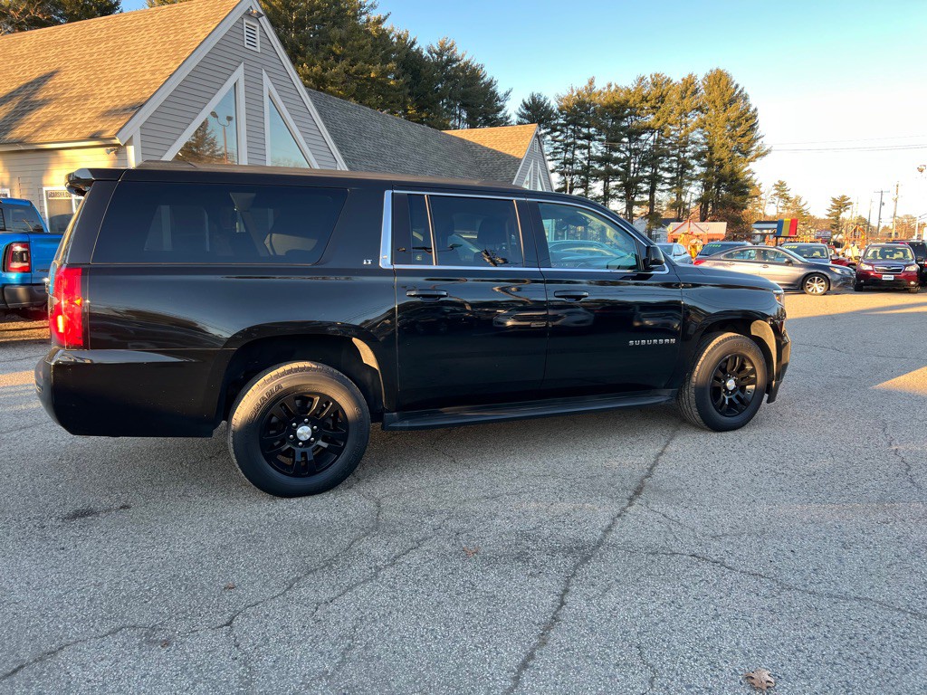 2019 Chevrolet Suburban Image 5