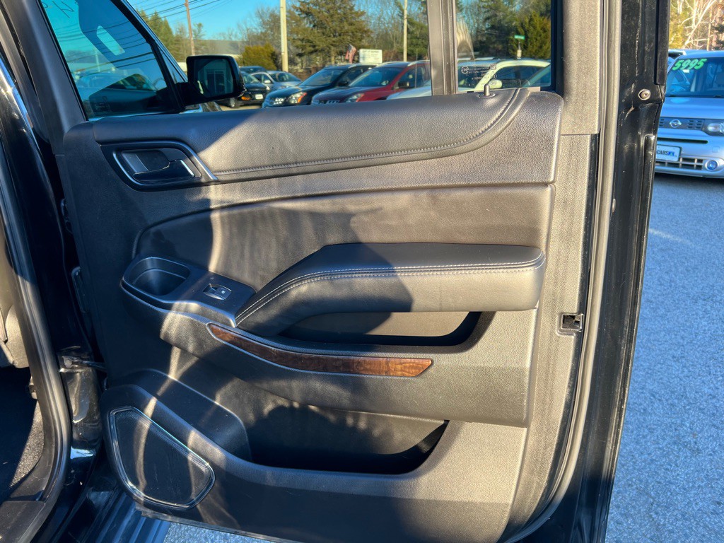 2019 Chevrolet Suburban Image 16