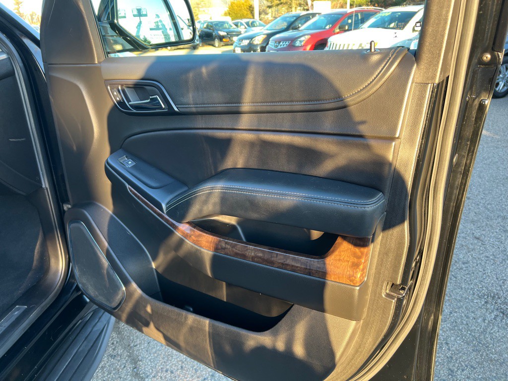 2019 Chevrolet Suburban Image 18