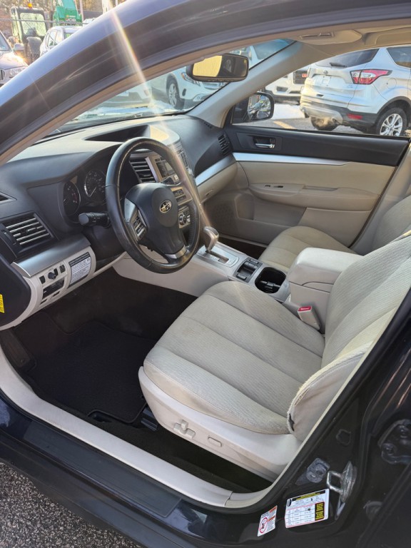 2012 Subaru Outback Image 9