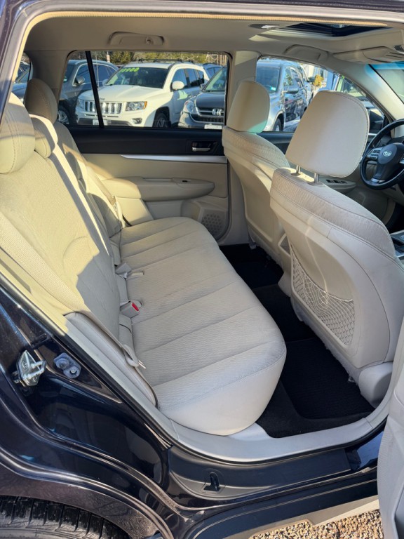 2012 Subaru Outback Image 11