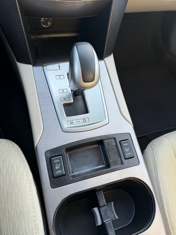 2012 Subaru Outback Image 15