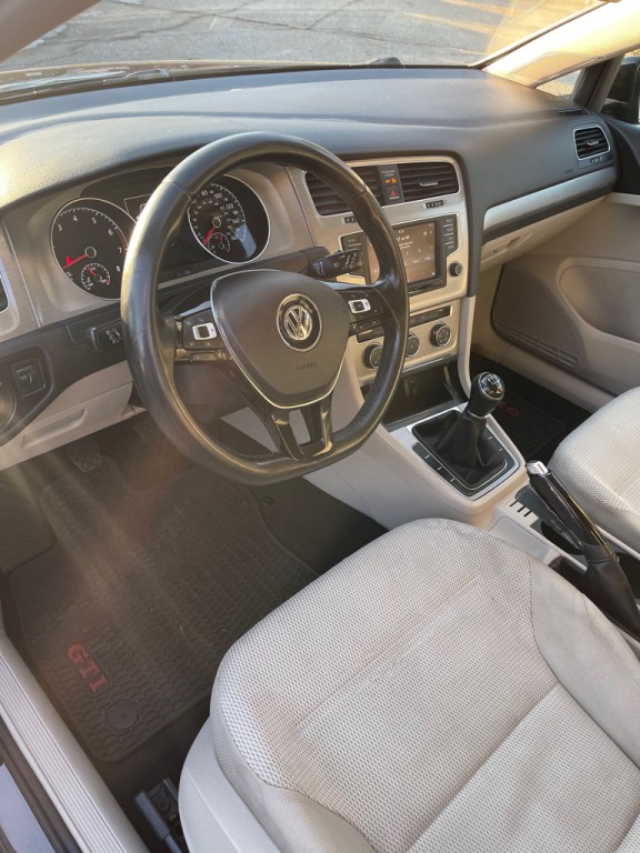 2016 Volkswagen Golf Image 12