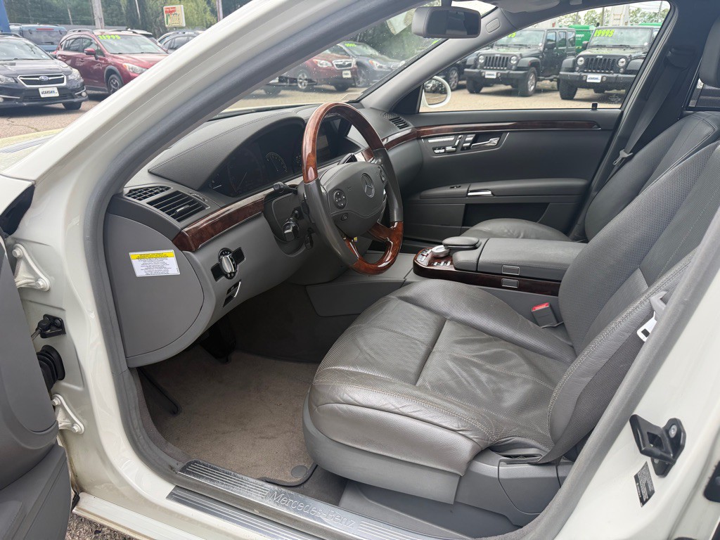 2009 Mercedes-Benz S-Class Image 14