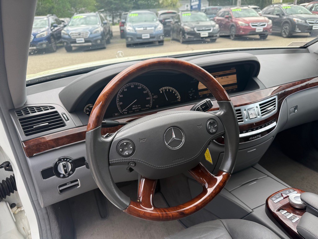 2009 Mercedes-Benz S-Class Image 15