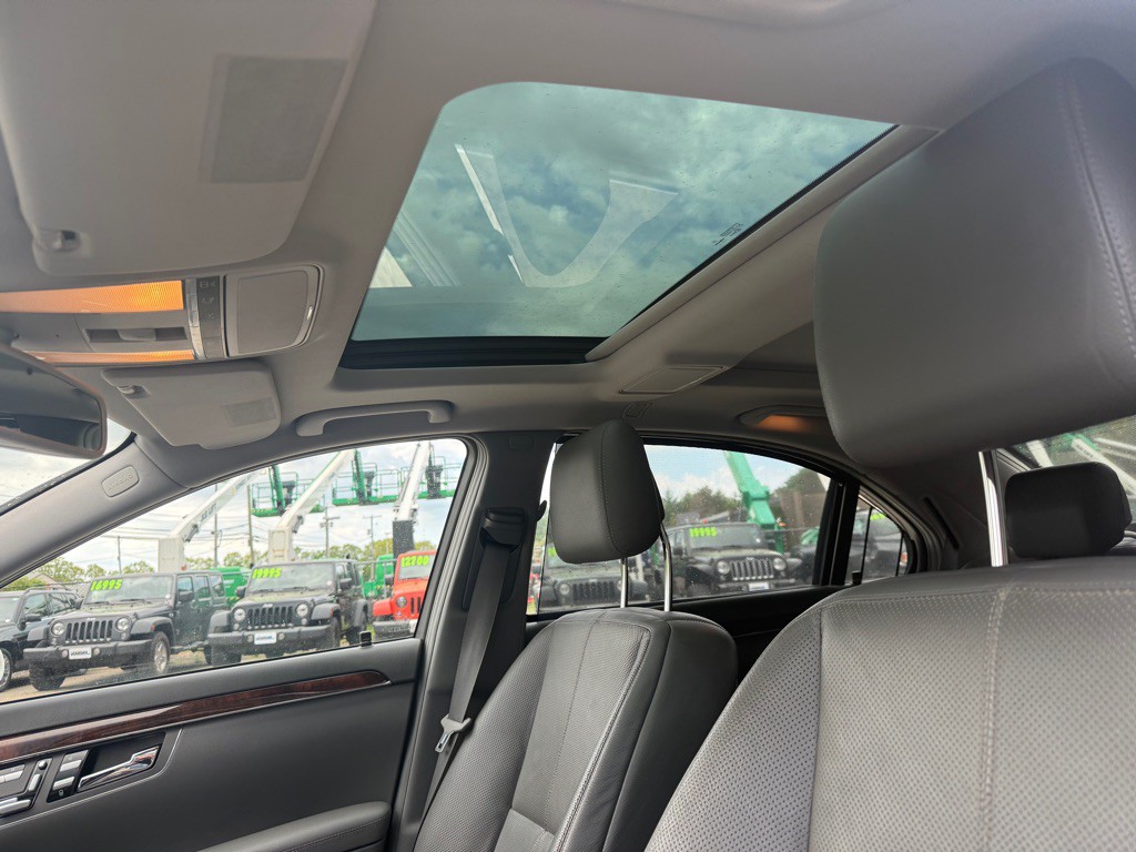 2009 Mercedes-Benz S-Class Image 18