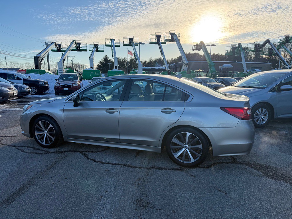 2016 Subaru Legacy Image 8