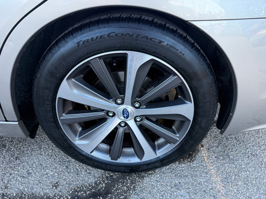 2016 Subaru Legacy Image 9