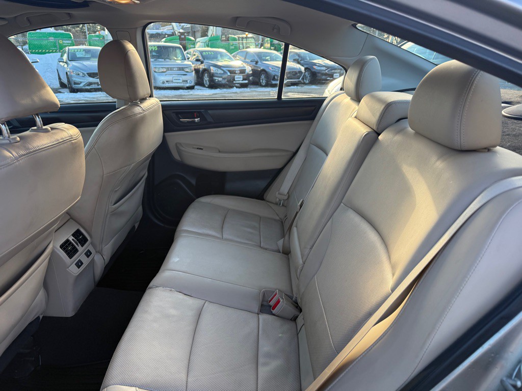 2016 Subaru Legacy Image 10