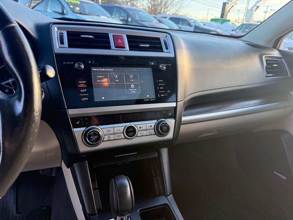 2016 Subaru Legacy Image 14