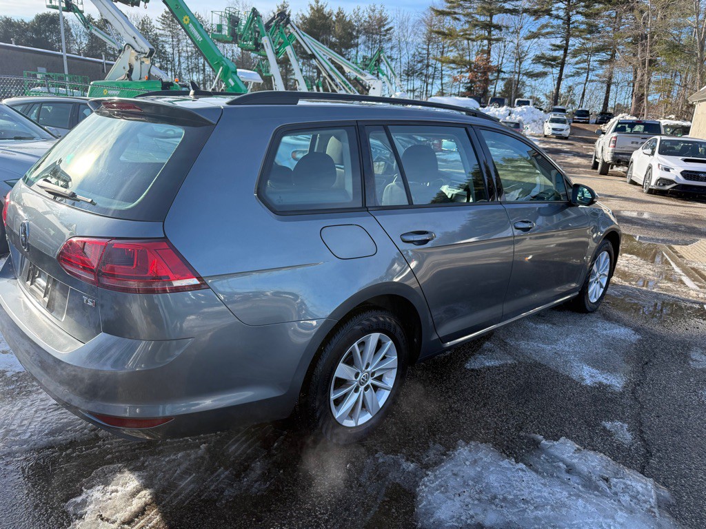 2017 Volkswagen Golf Image 5