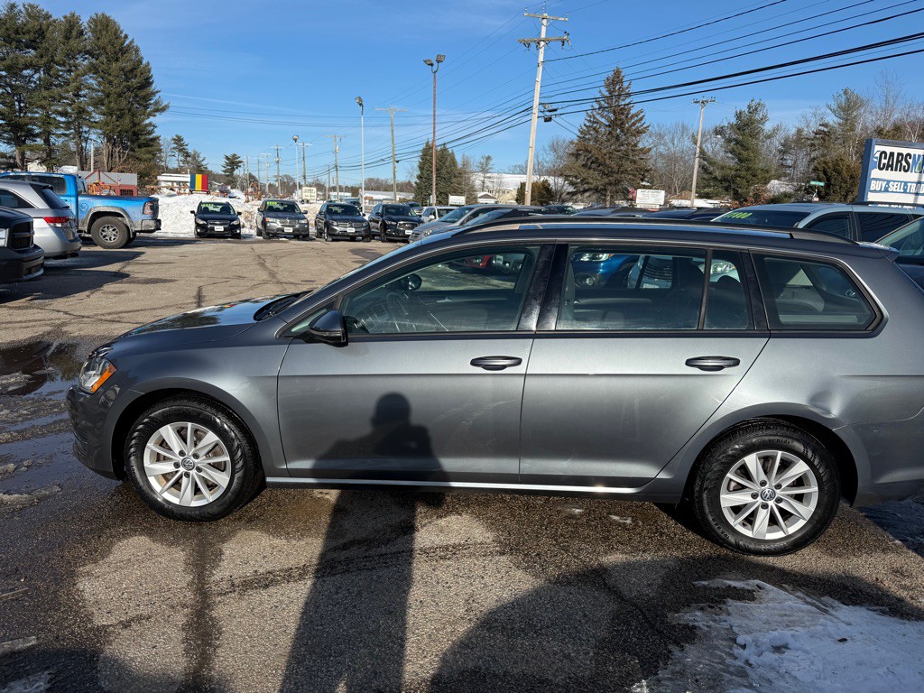 2017 Volkswagen Golf Image 8