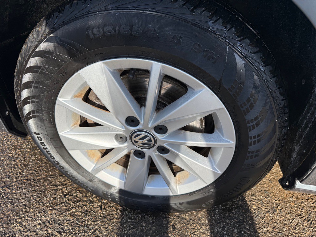 2017 Volkswagen Golf Image 9