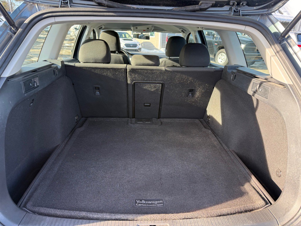 2017 Volkswagen Golf Image 10