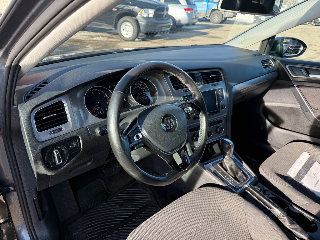 2017 Volkswagen Golf Image 13