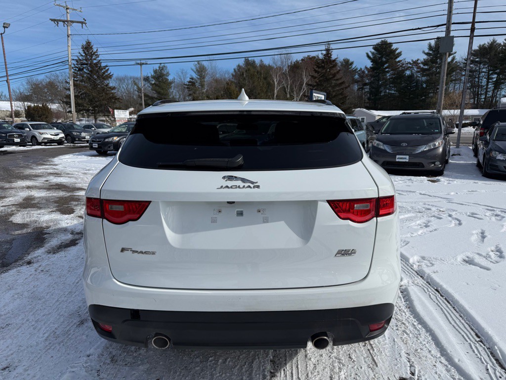 2017 Jaguar F-PACE Image 6