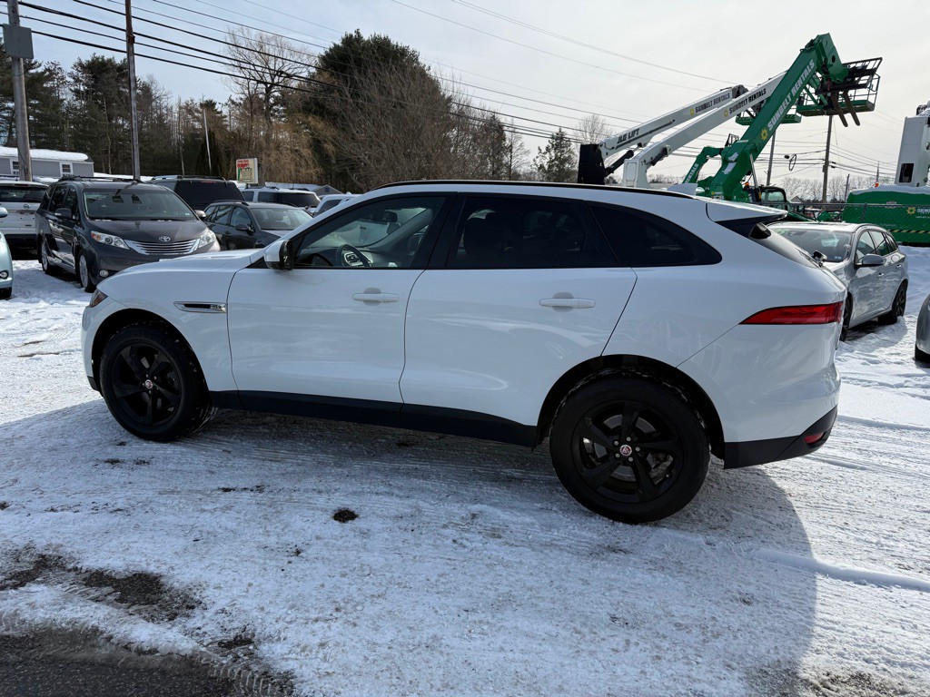 2017 Jaguar F-PACE Image 9