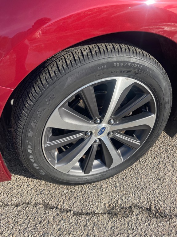 2016 Subaru Legacy Image 8