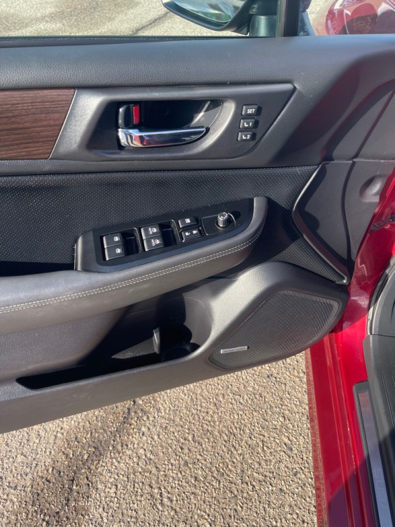 2016 Subaru Legacy Image 12