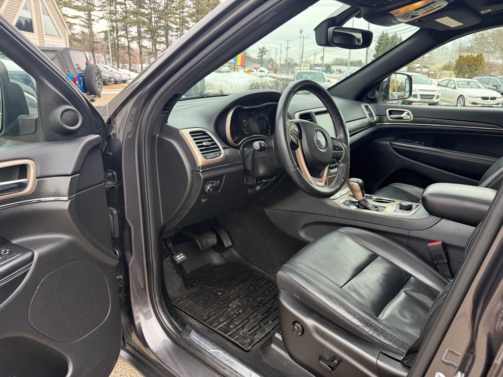 2017 Jeep Grand Cherokee Image 12