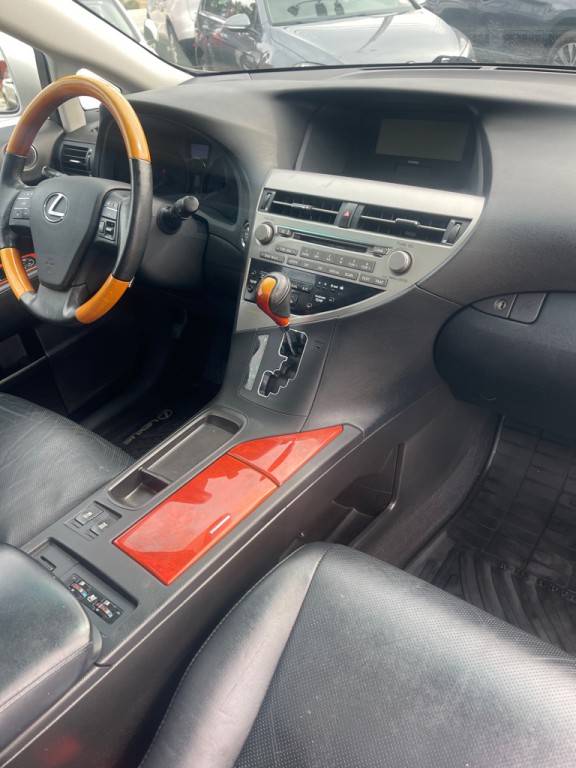 2010 Lexus RX Image 17