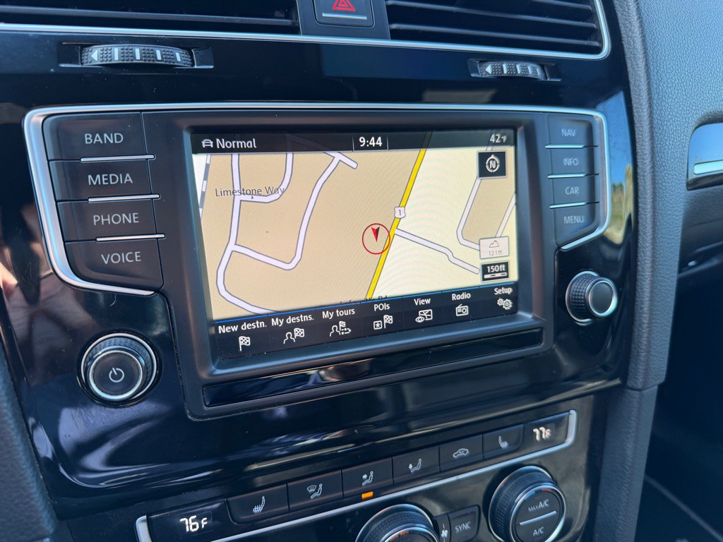2016 Volkswagen Golf Image 14