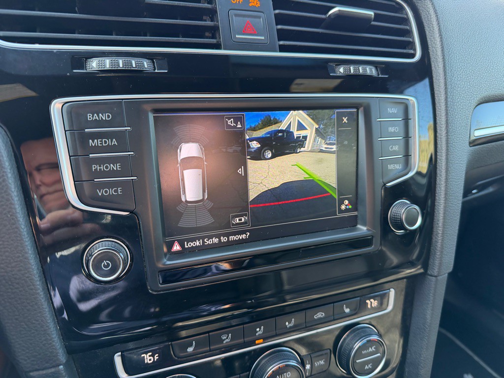 2016 Volkswagen Golf Image 15