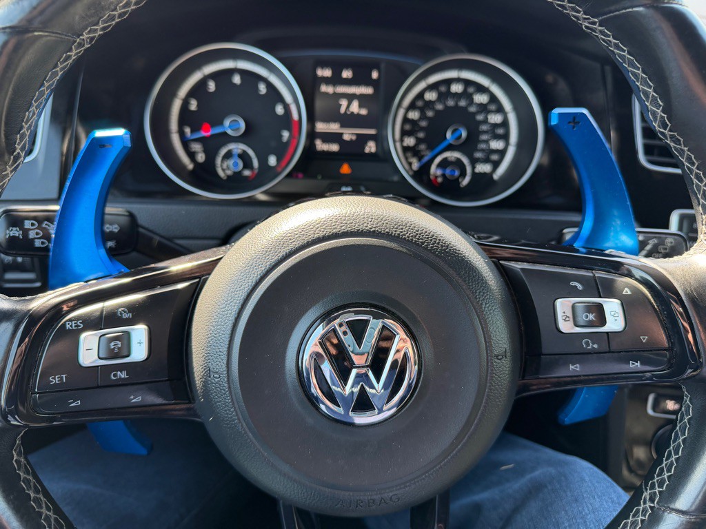 2016 Volkswagen Golf Image 16