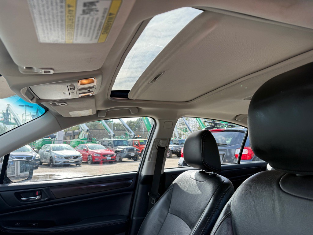 2015 Subaru Legacy Image 29