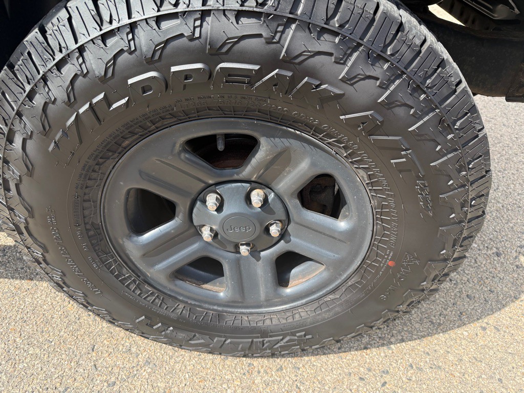 2014 Jeep Wrangler Image 9