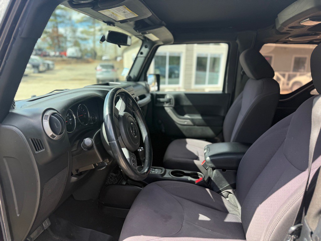 2014 Jeep Wrangler Image 11