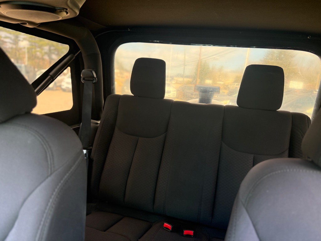 2014 Jeep Wrangler Image 12