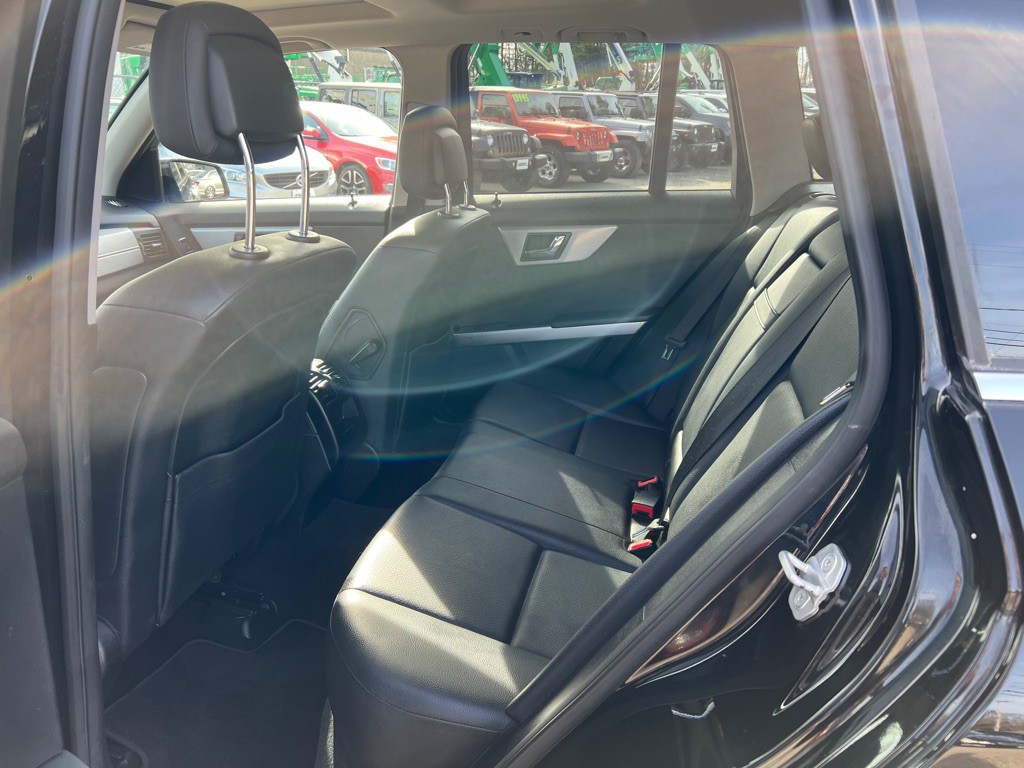 2011 Mercedes-Benz GLK-Class Image 11