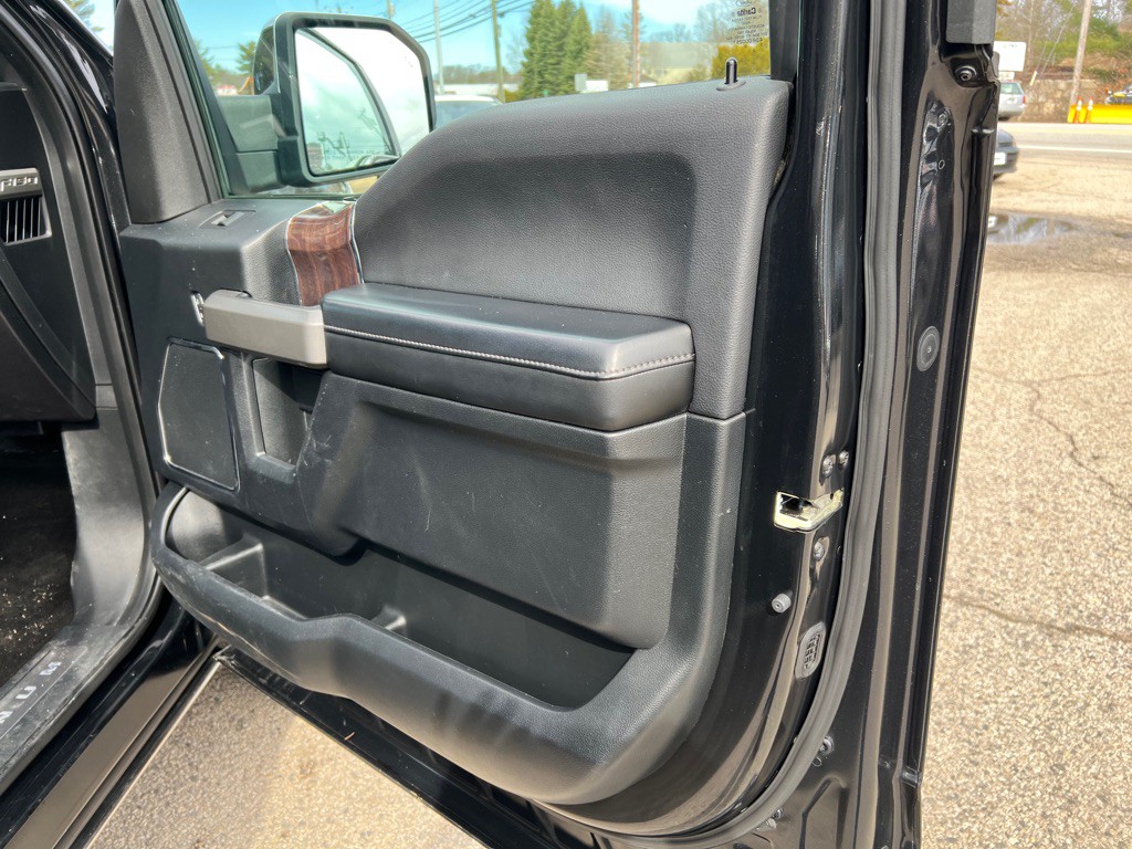 2015 Ford F-150 Image 16