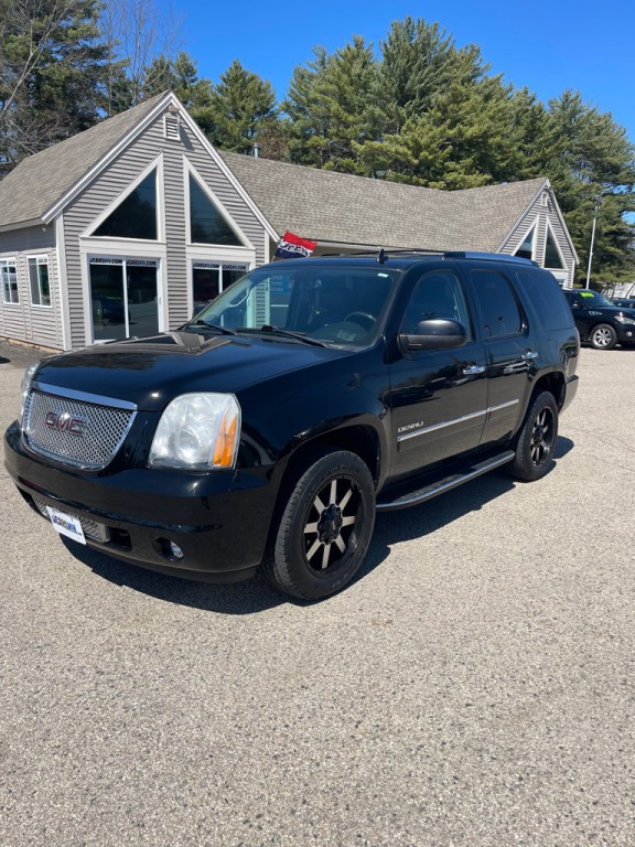 2011 GMC Yukon Image 1