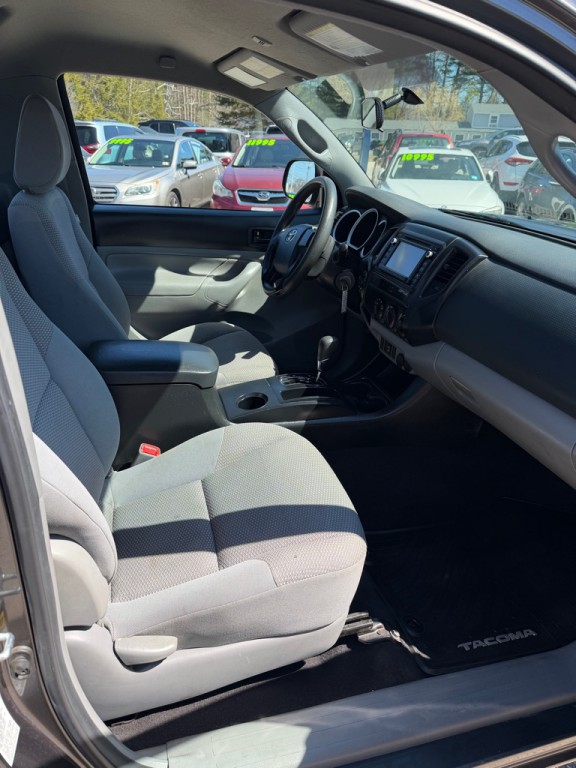 2014 Toyota Tacoma Image 17