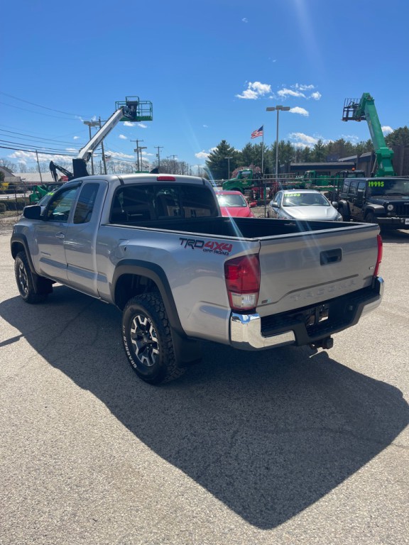 2016 Toyota Tacoma Image 3
