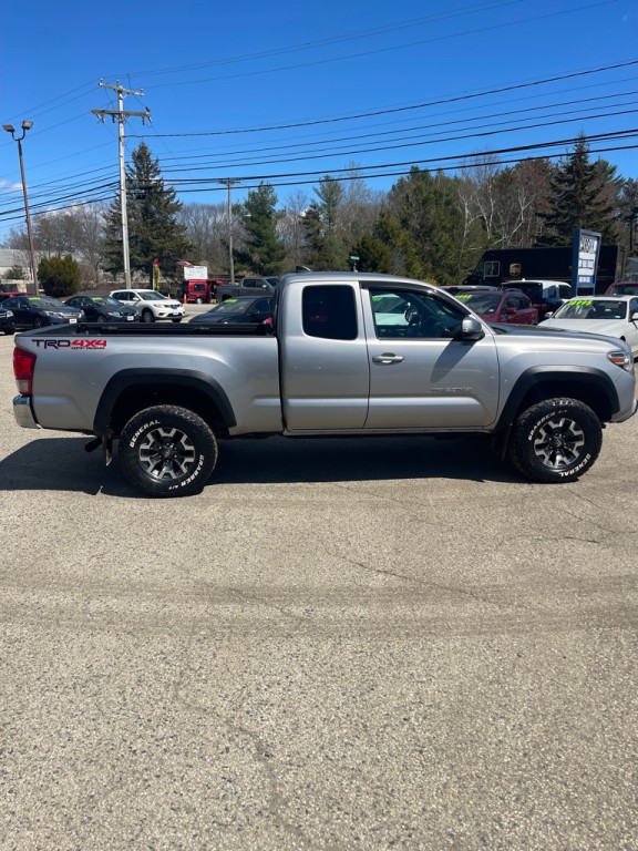 2016 Toyota Tacoma Image 6