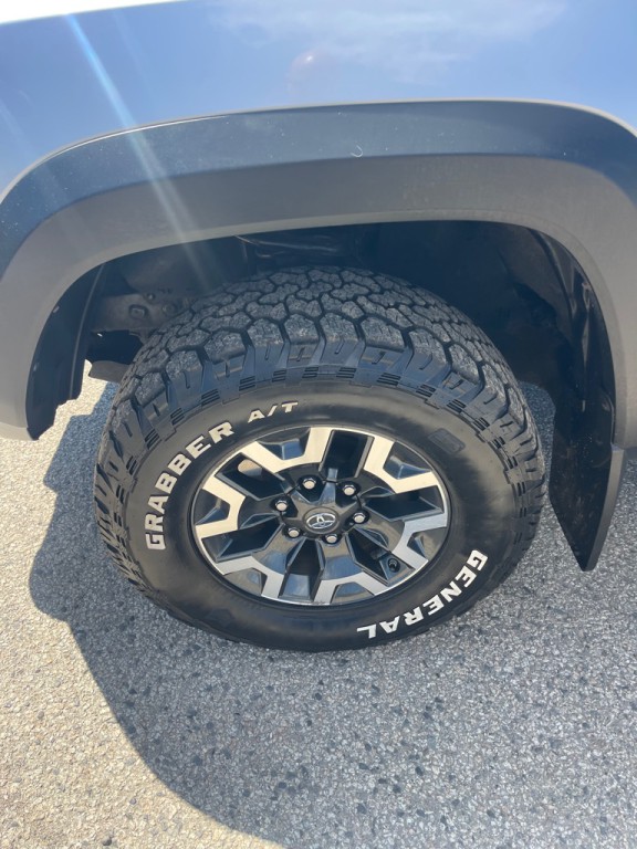 2016 Toyota Tacoma Image 9