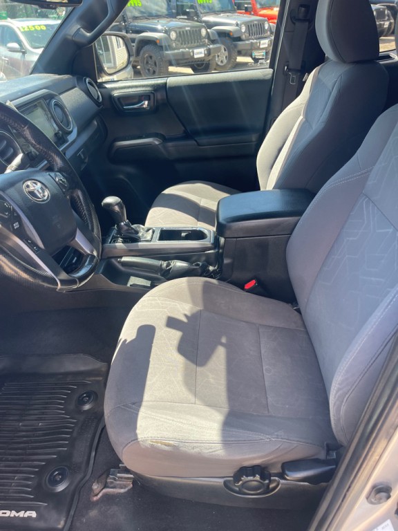 2016 Toyota Tacoma Image 13